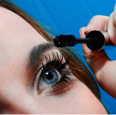 Augenbrauen und Wimpern